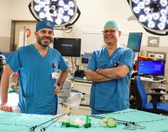 Dr. Aviad Hoffman, Director of the Breast Surgery Unit, and Professor Assaf Zeltzer, Director of Plastic and Reconstructive Surgery