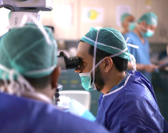 Professor Michael Mimouni, Director of the Cornea Unit at Rambam