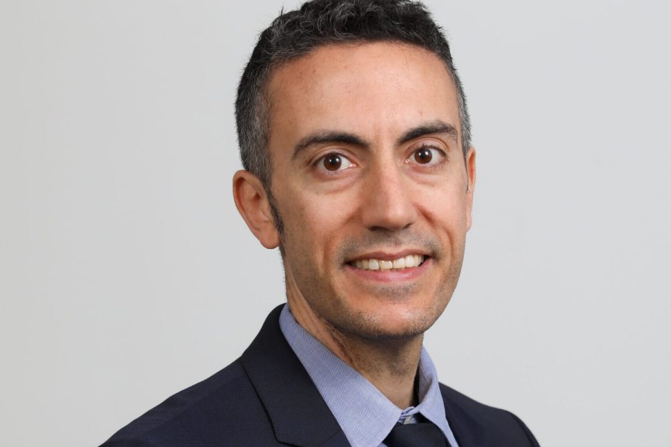 Dr Shahar Shelly