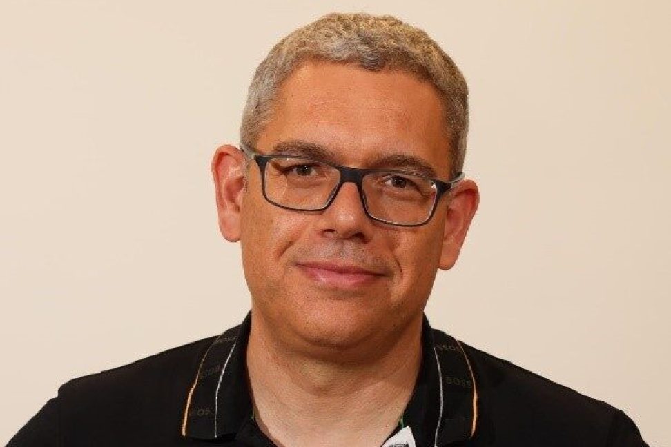Dr Yaniv Mayer