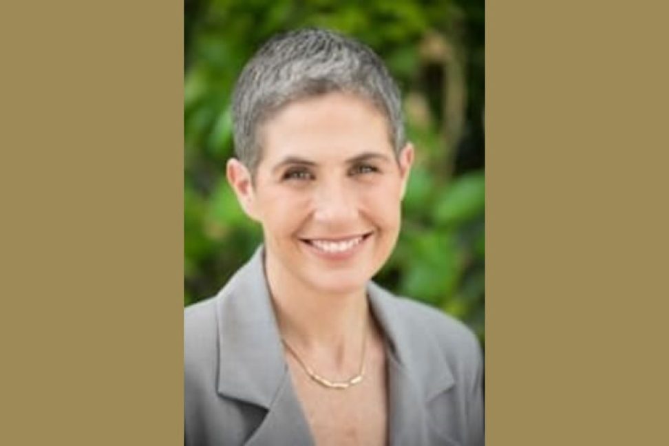 Dr. Ayelet Shay